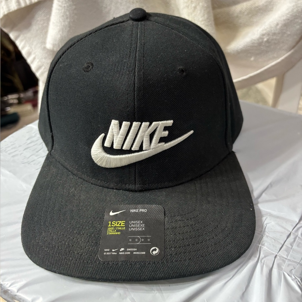 Nike Black Hat